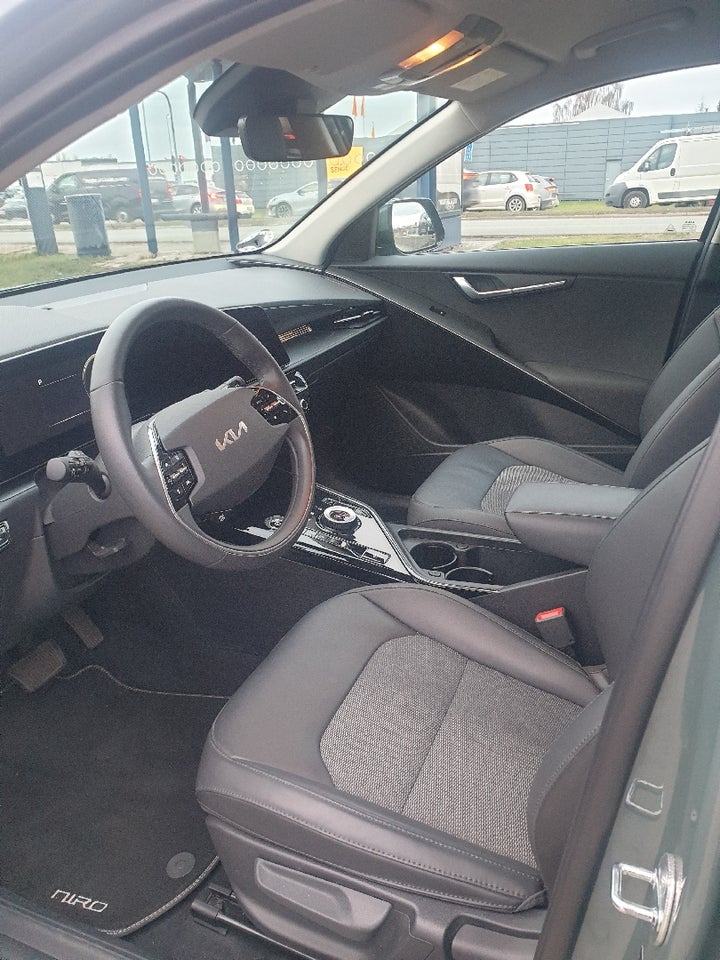 Kia Niro 64 EV Prestige 5d