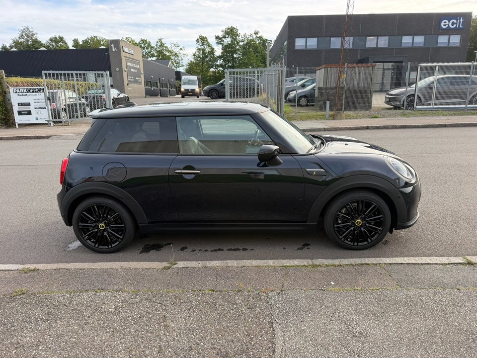 MINI Cooper SE Resolute Edition 3d