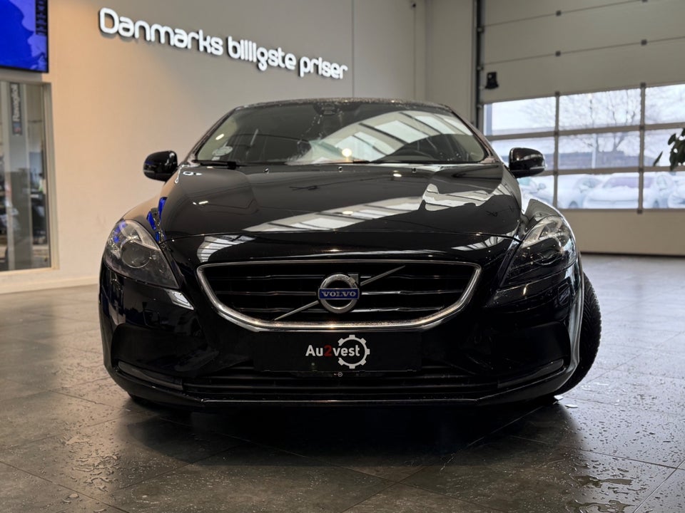 Volvo V40 2,0 D2 120 Momentum Eco 5d