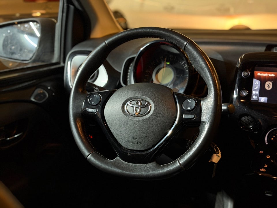 Toyota Aygo 1,0 VVT-i x-cellence 5d