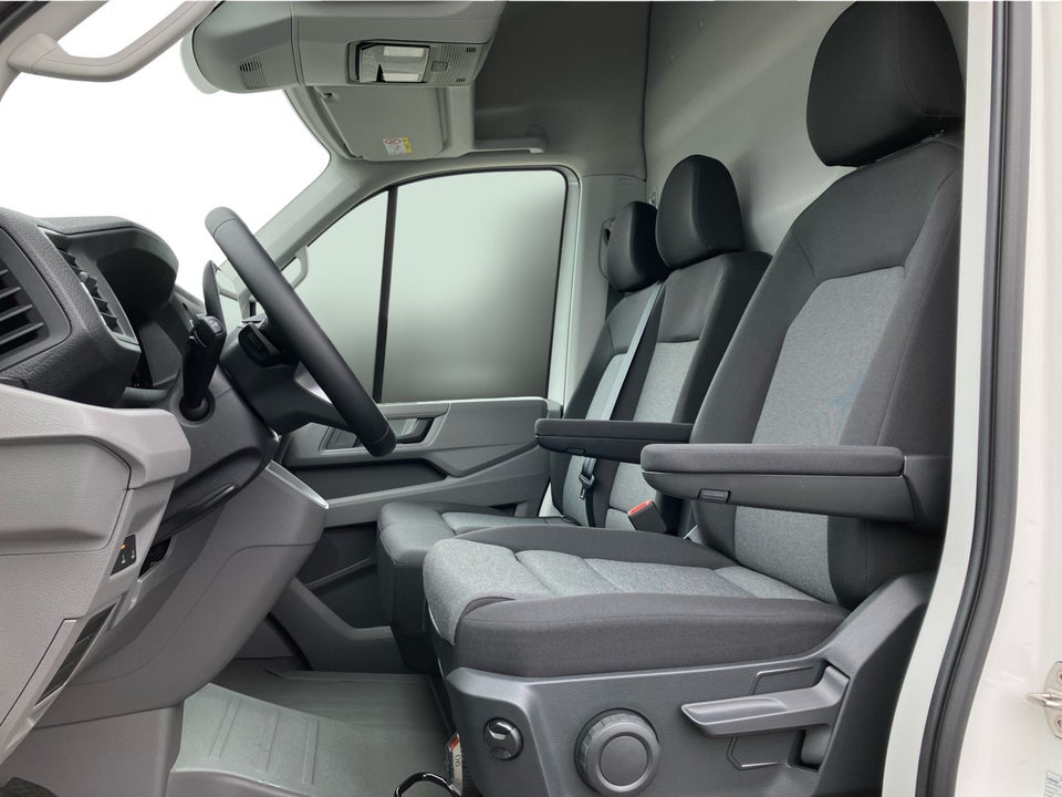 VW Crafter 35 2,0 TDi 177 Kassevogn L3H2 aut.