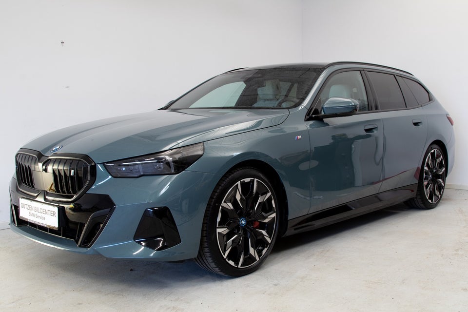 BMW i5 eDrive40 Fully Charged M-Sport Pro 4d