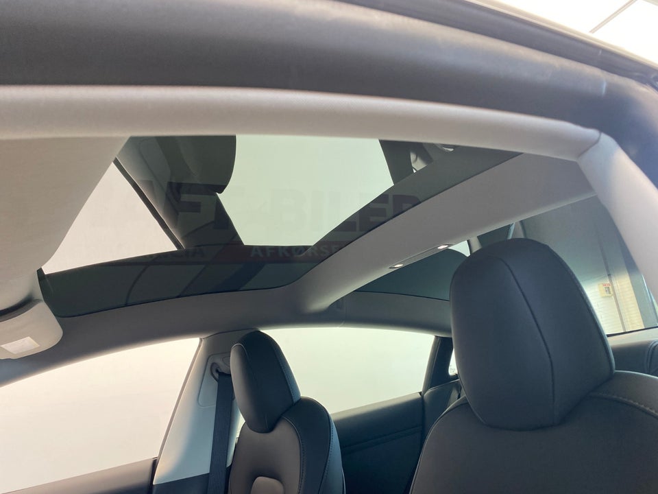 Tesla Model 3 Long Range AWD 4d