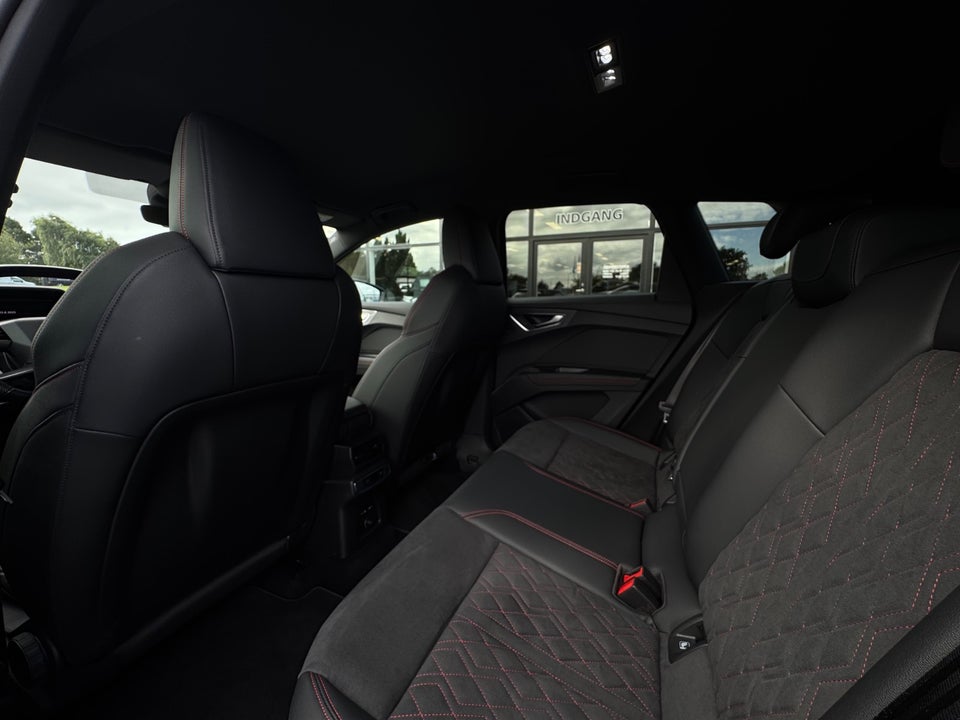 Audi Q4 e-tron 40 S-line 5d