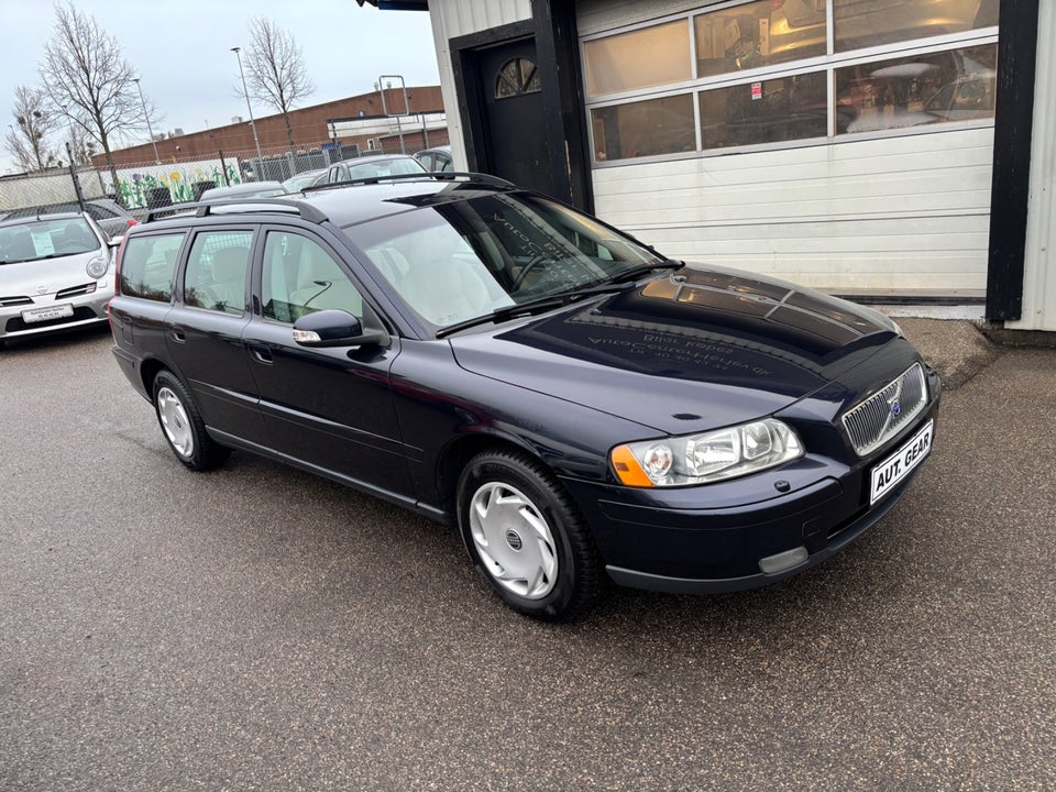 Volvo V70 2,4 140 Momentum aut. 5d