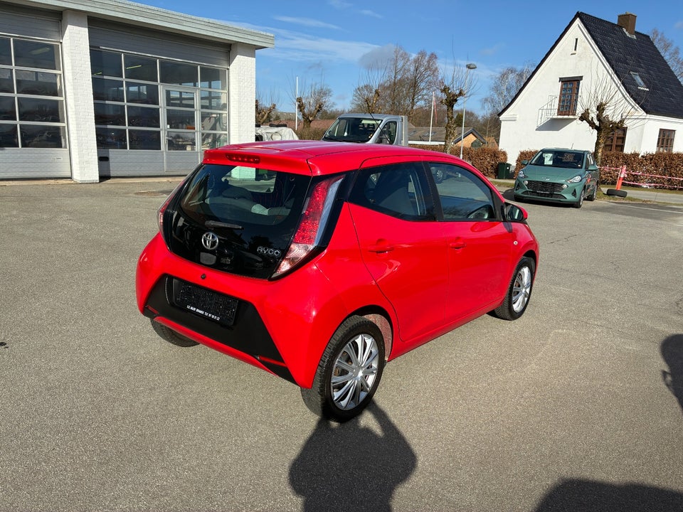 Toyota Aygo 1,0 VVT-i x-play 5d
