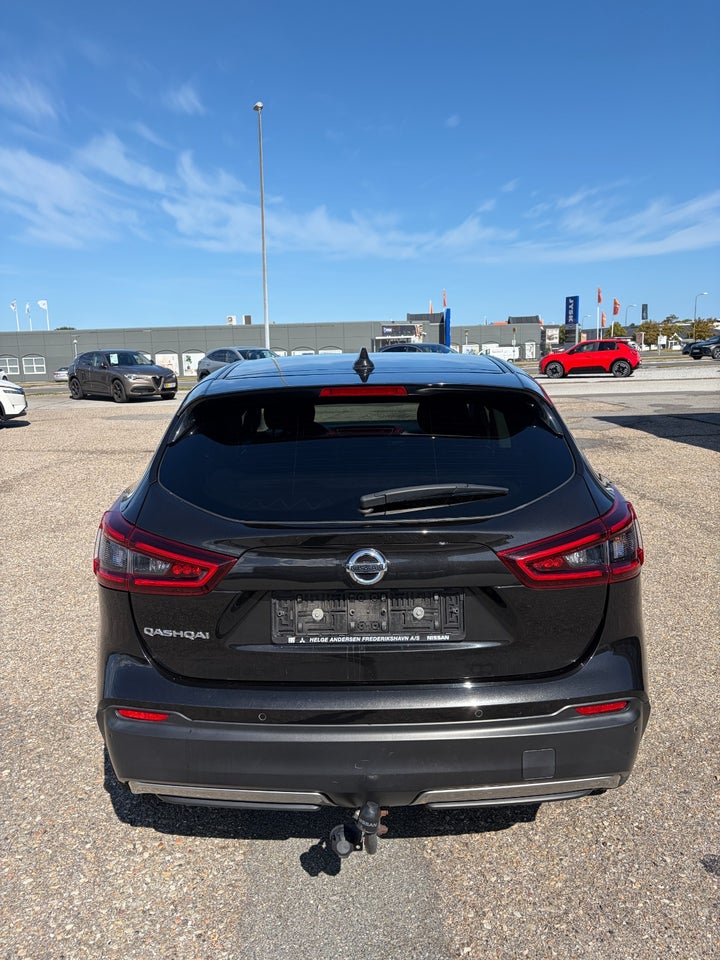 Nissan Qashqai 1,3 Dig-T 140 N-Connecta 5d