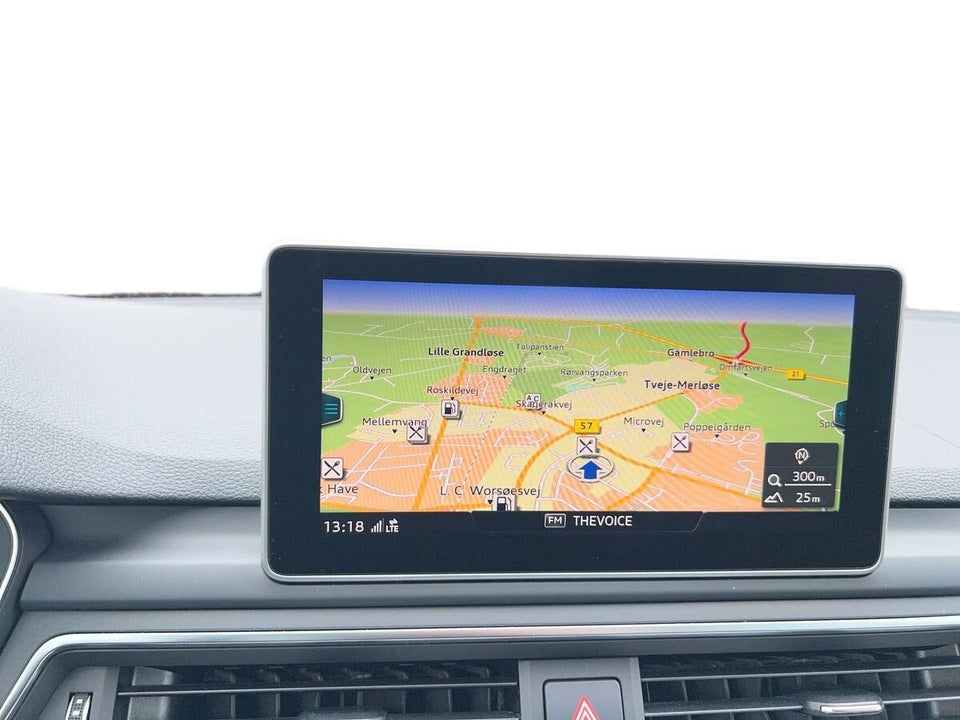 Audi A4 40 TFSi Sport S-tr. 4d