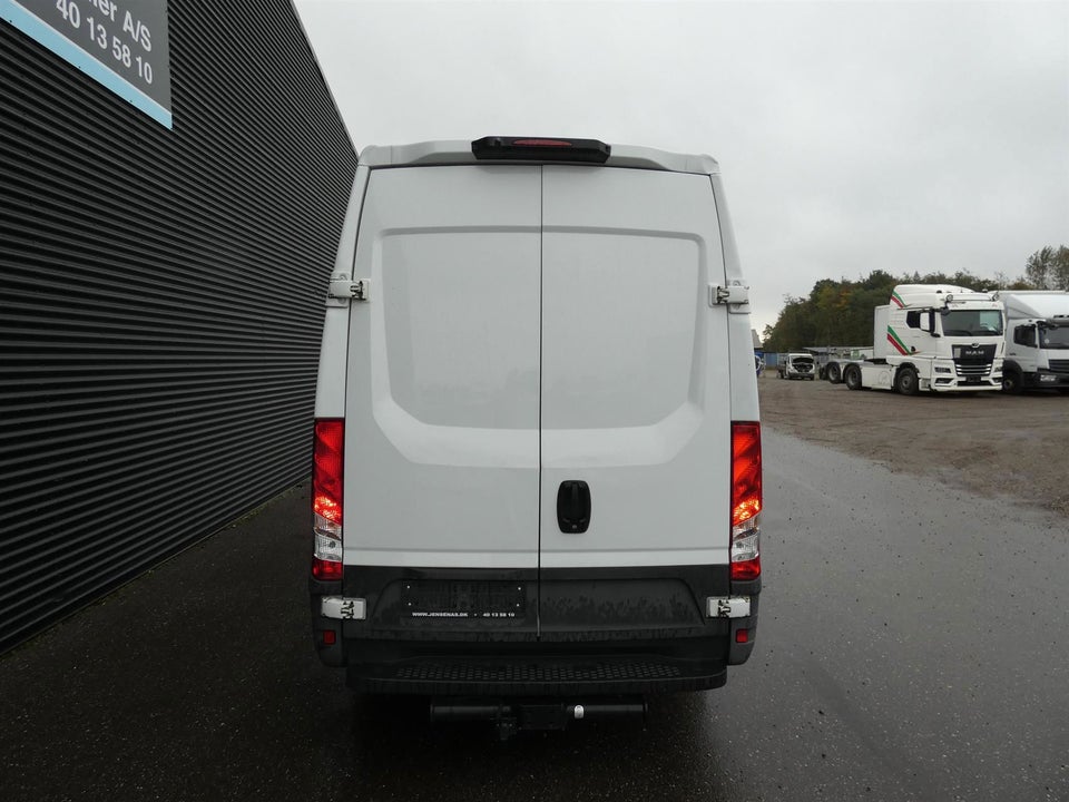 Iveco Daily 2,3 35S14 12m³ Van AG8