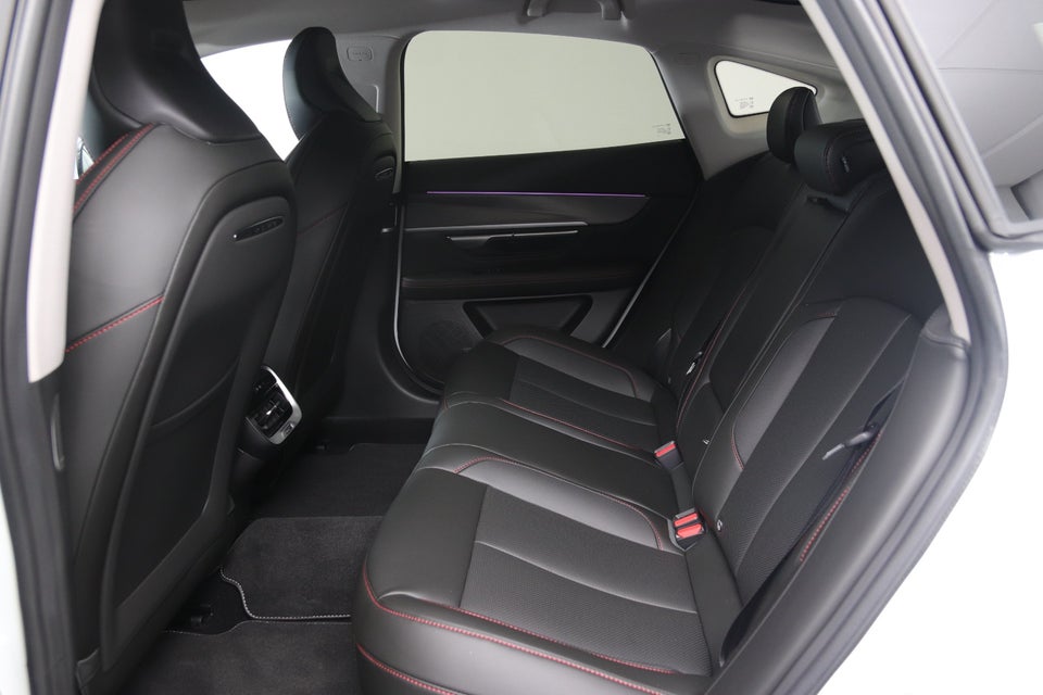 Xpeng P7 Long Range 4d