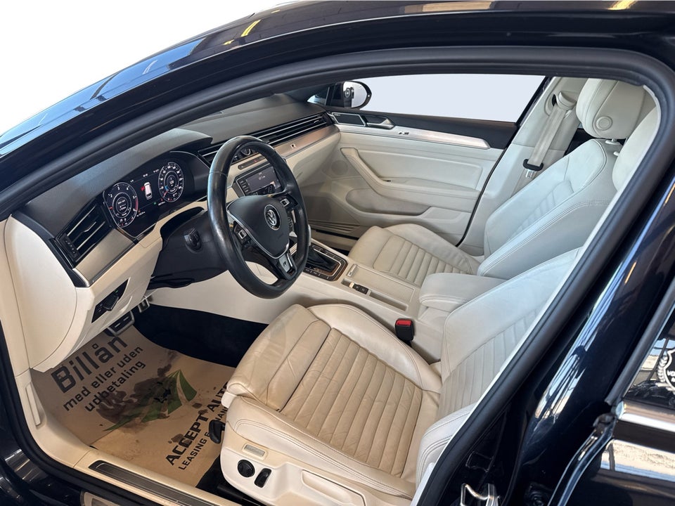 VW Passat 2,0 TDi 190 R-line Variant DSG 5d