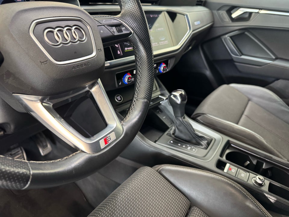 Audi Q3 45 TFSi e S-line plus S-tr. 5d