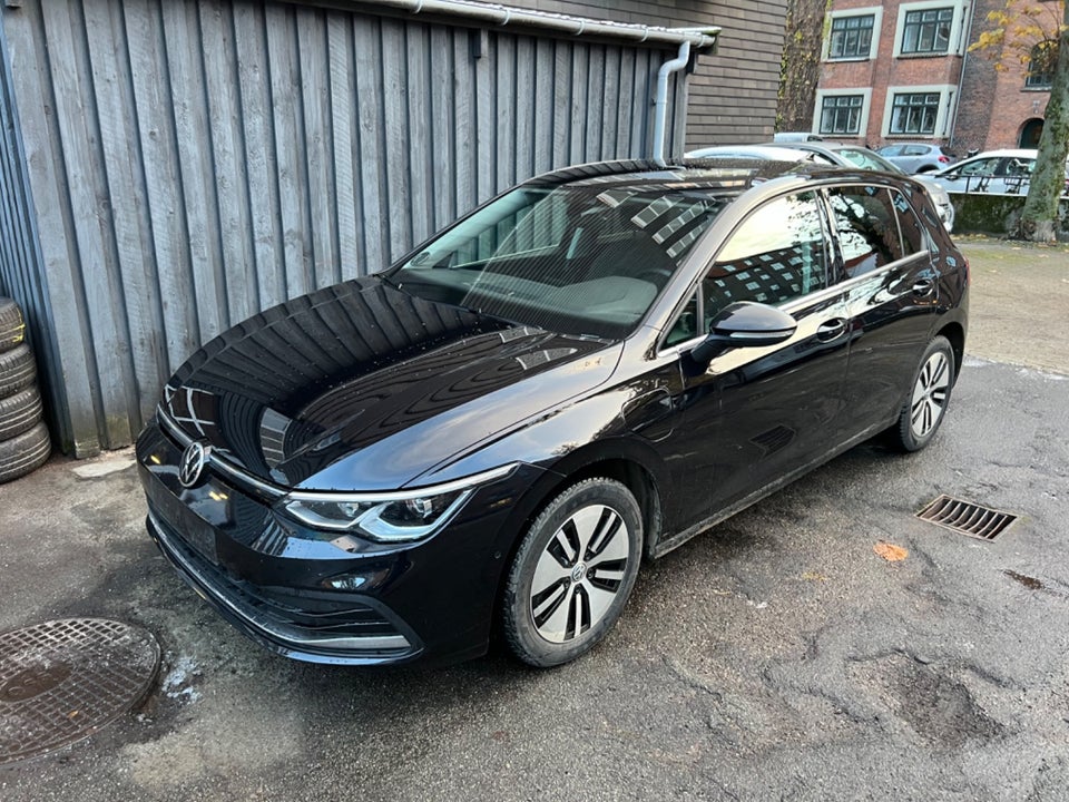 VW Golf VIII 1,4 eHybrid DSG 5d