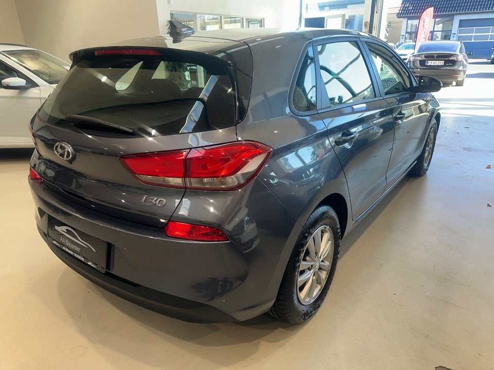 Hyundai i30 1,6 CRDi 110 Life+ 5d