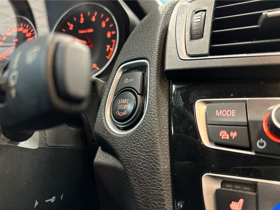 BMW 118i 1,5 Connected 5d