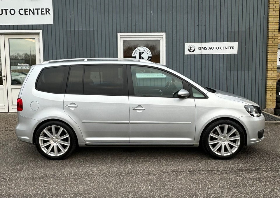 VW Touran 2,0 TDi 140 Highline BMT 7prs 5d