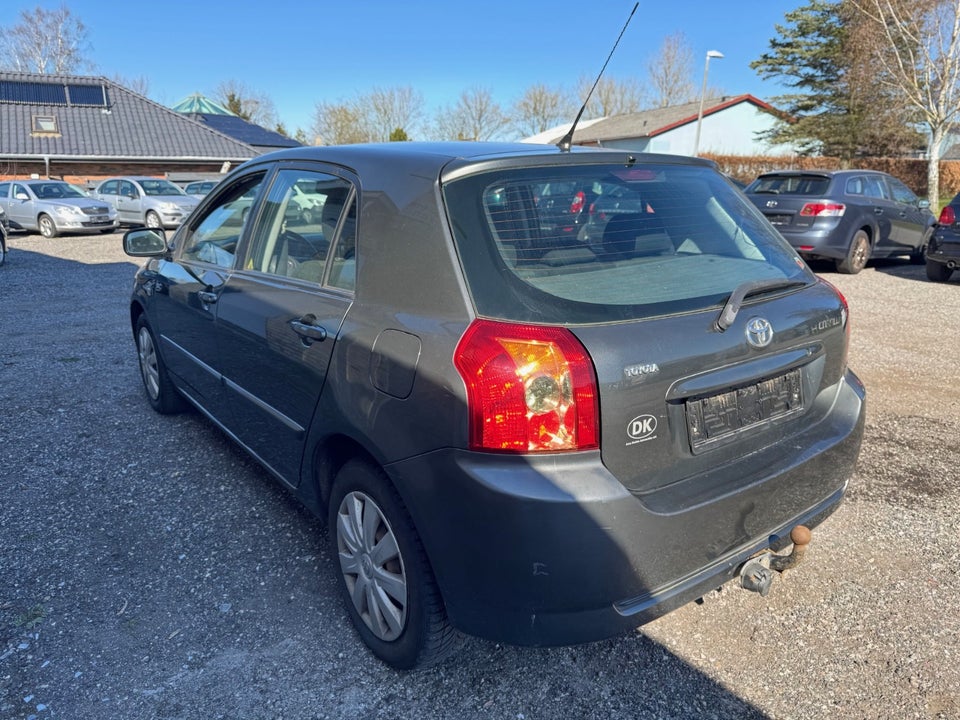 Toyota Corolla 1,6 Luna 5d