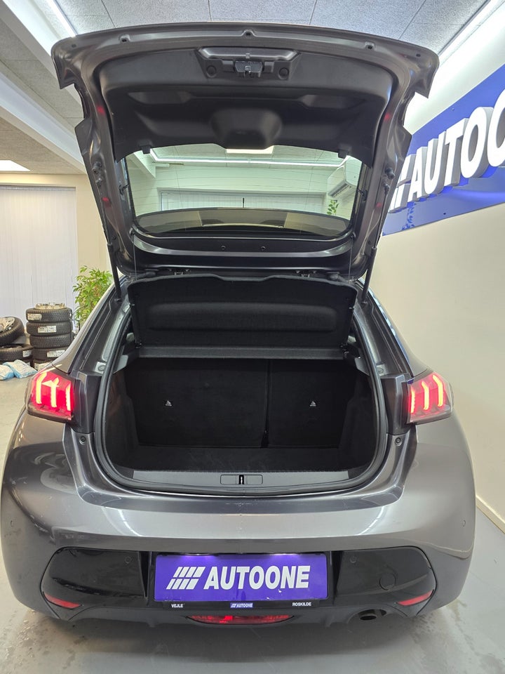 Peugeot 208 1,2 PureTech 100 Allure Sky 5d