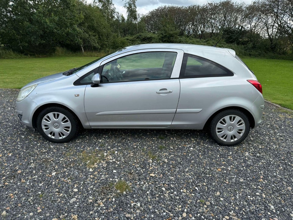 Opel Corsa 1,2 16V Enjoy 3d