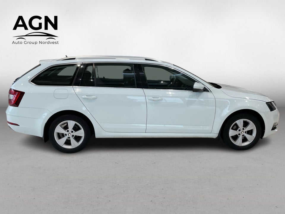 Skoda Octavia 1,6 TDi 115 Style Combi DSG 5d