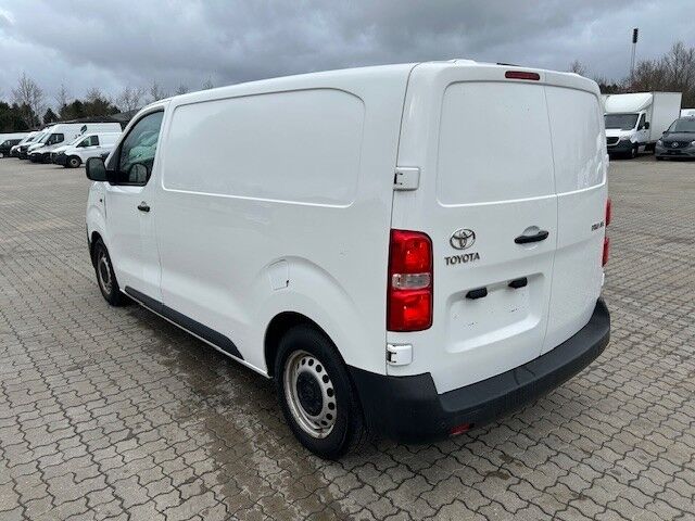 Toyota ProAce 1,6 D 115 Medium Base 5d