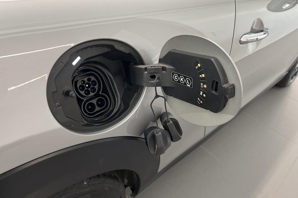 MINI Cooper SE Essential 3d