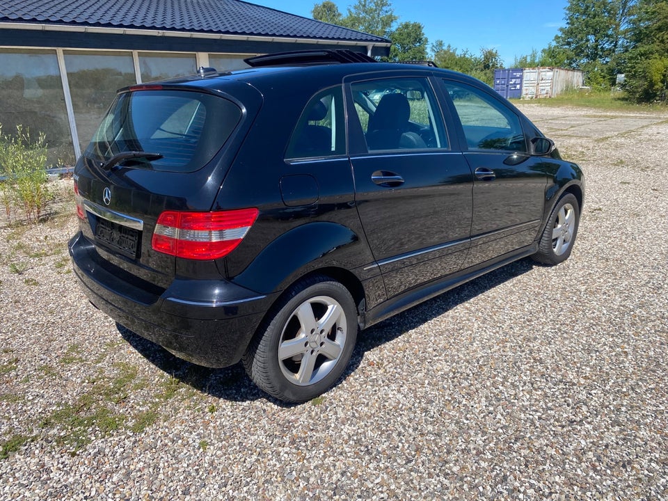 Mercedes B200 2,0  5d