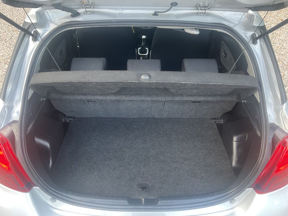 Toyota Yaris 1,3 VVT-i T2 Limited 5d