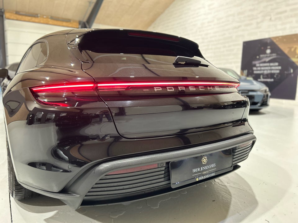 Porsche Taycan Performance+ Sport Turismo 5d