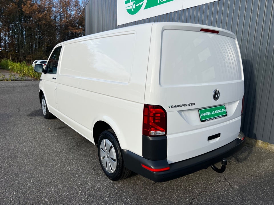 VW Transporter 2,0 TDi 110 Kassevogn lang