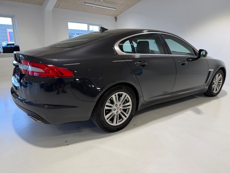Jaguar XF 2,2 D 163 Luxury aut. 4d