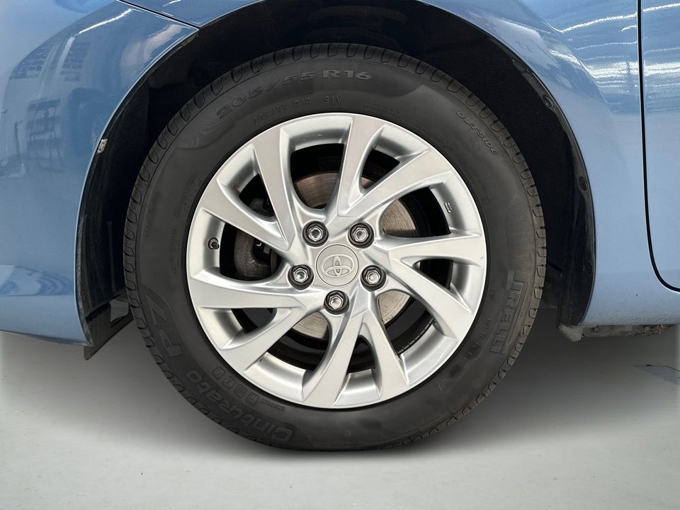 Toyota Auris 1,8 Hybrid H2 Comfort CVT 5d