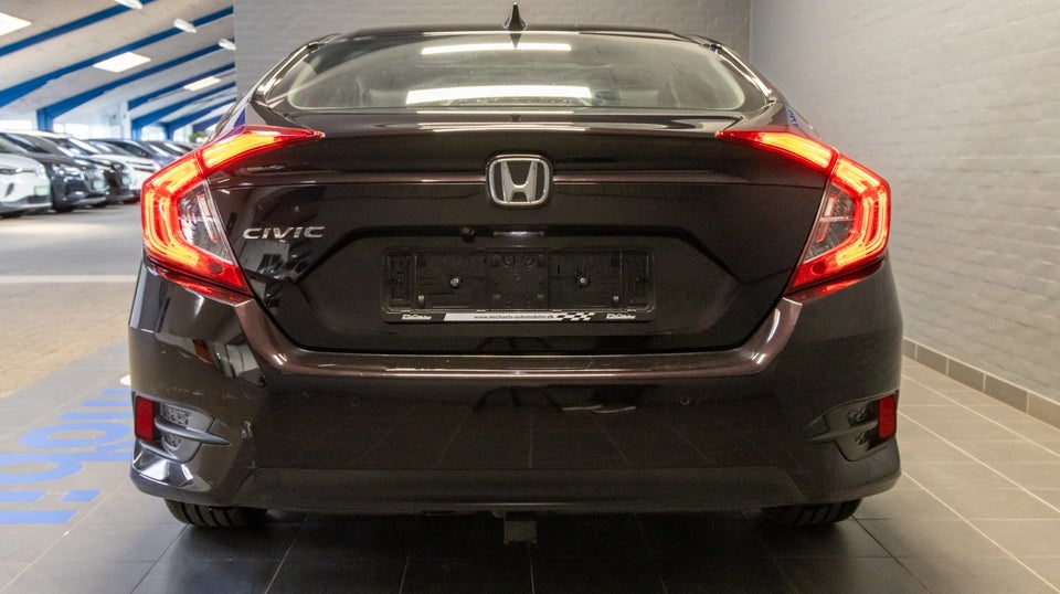 Honda Civic 1,5 VTEC Turbo Executive CVT 5d