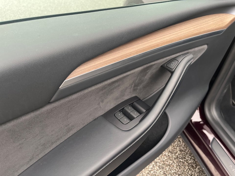 Tesla Model Y Long Range AWD 5d