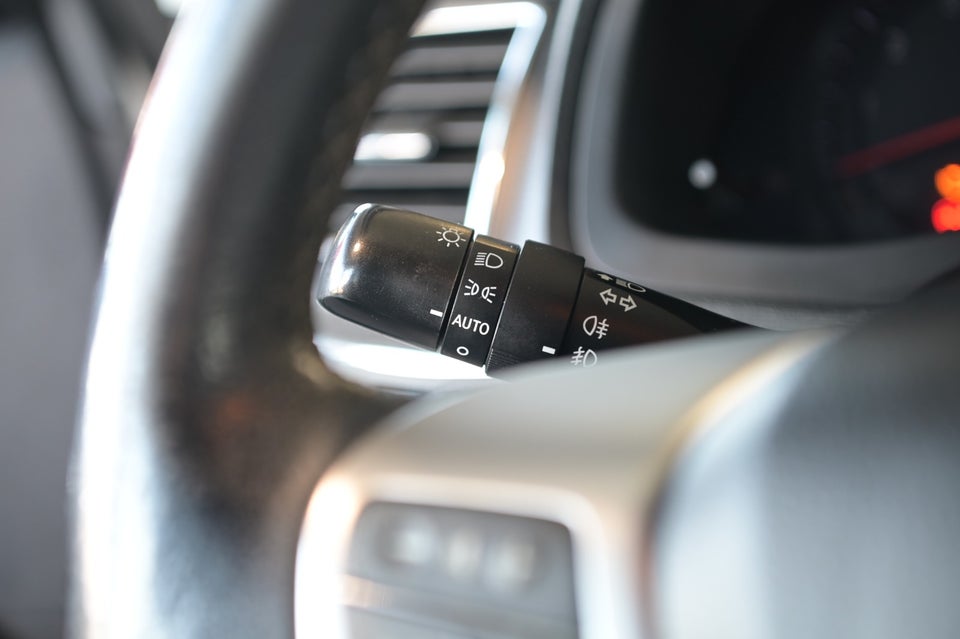 Toyota Avensis 1,8 VVT-i T2 Premium stc. 5d