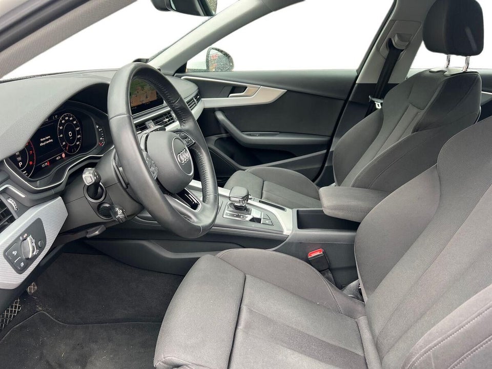 Audi A4 40 TFSi Sport S-tr. 4d