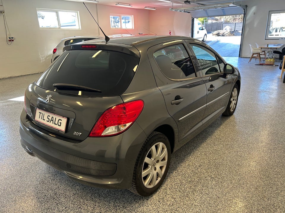 Peugeot 207 1,6 VTi Premium 5d
