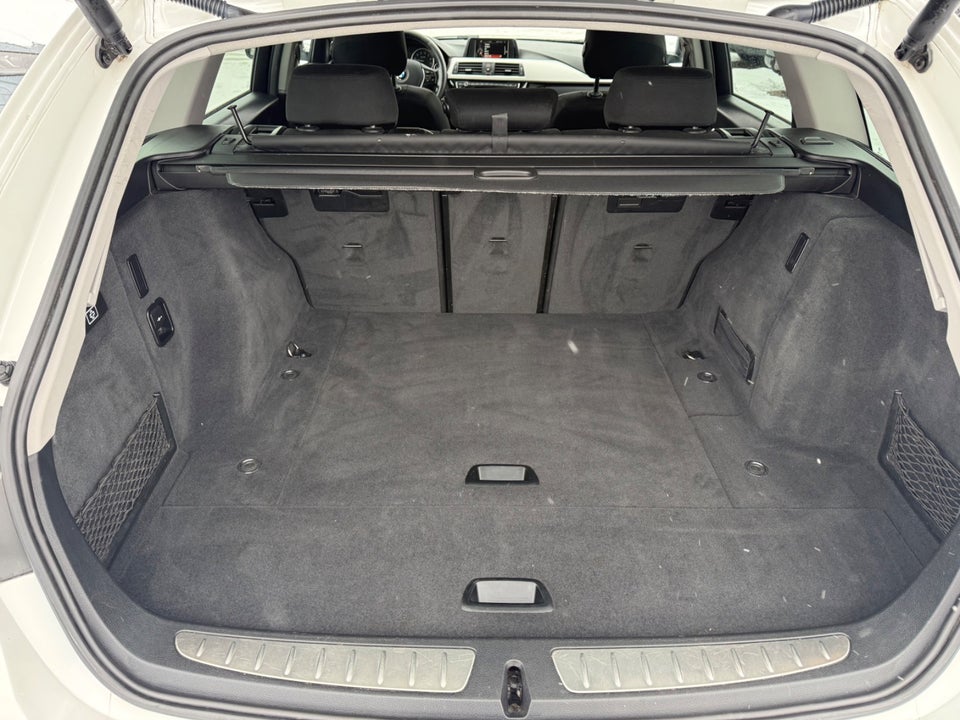 BMW 330i 2,0 Touring aut. 5d