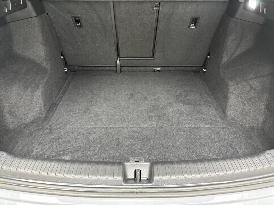 Audi Q4 e-tron 40 S-line 5d