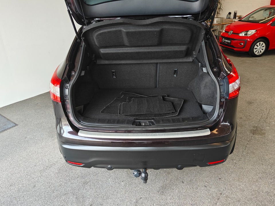 Nissan Qashqai 1,6 Dig-T 163 Acenta 5d