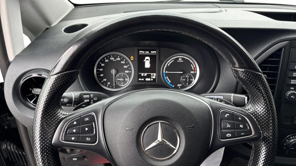 Mercedes eVito 129 Tourer PRO L Van