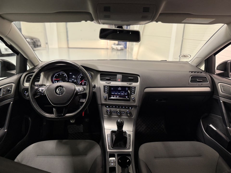 VW Golf VII 1,6 TDi 105 Comfortline BMT 5d