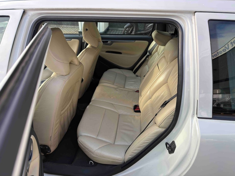 Volvo V70 2,4 140 aut. 5d