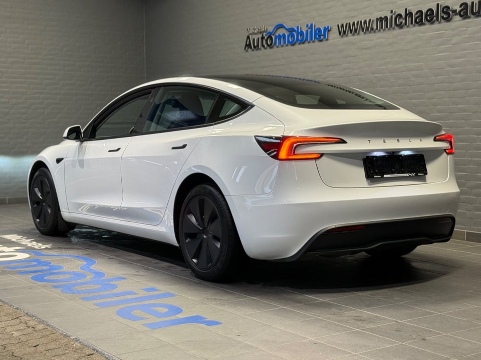 Tesla Model 3 RWD 4d