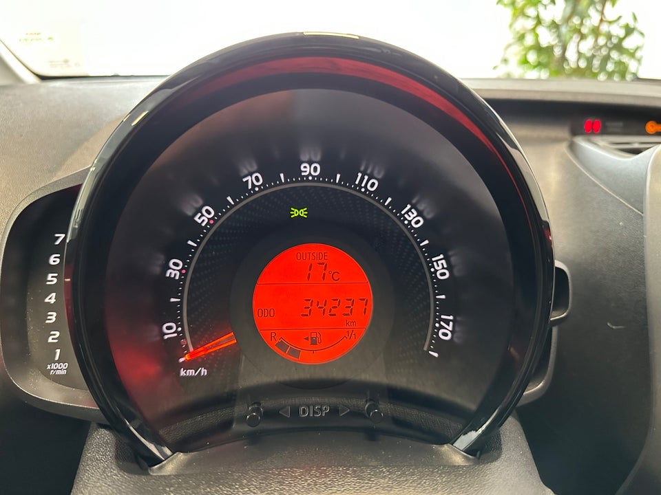 Toyota Aygo 1,0 VVT-i x-play 5d