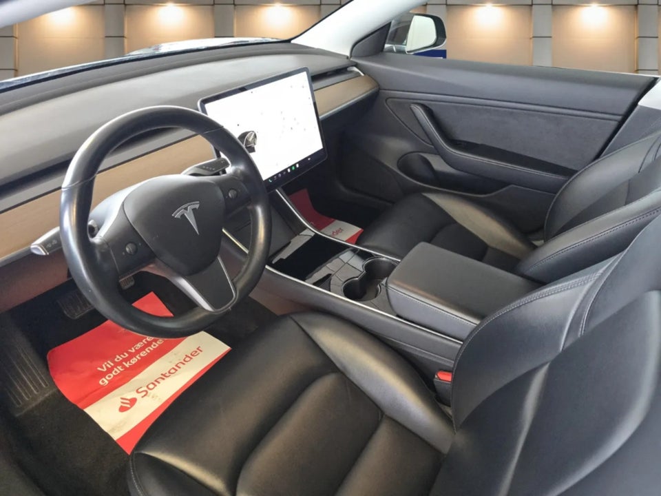Tesla Model 3 Standard Range+ RWD 4d