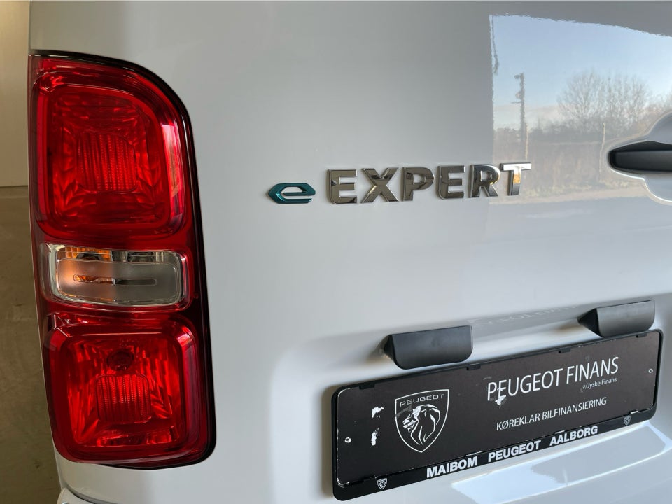 Peugeot e-Expert 75 L2 Plus Van