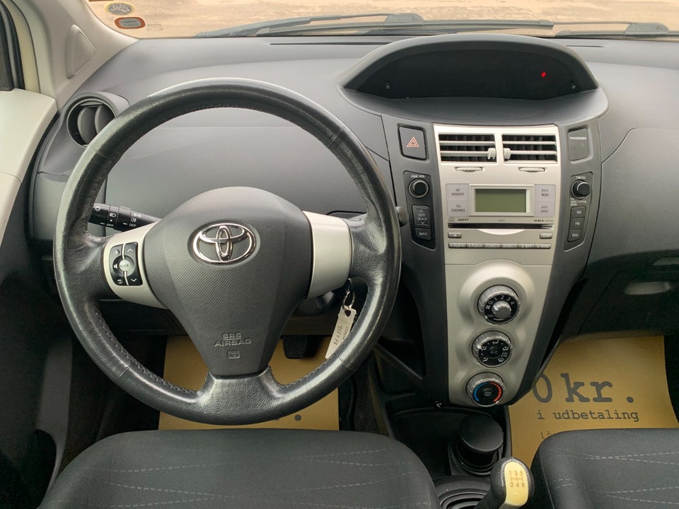 Toyota Yaris 1,3 Luna 5d