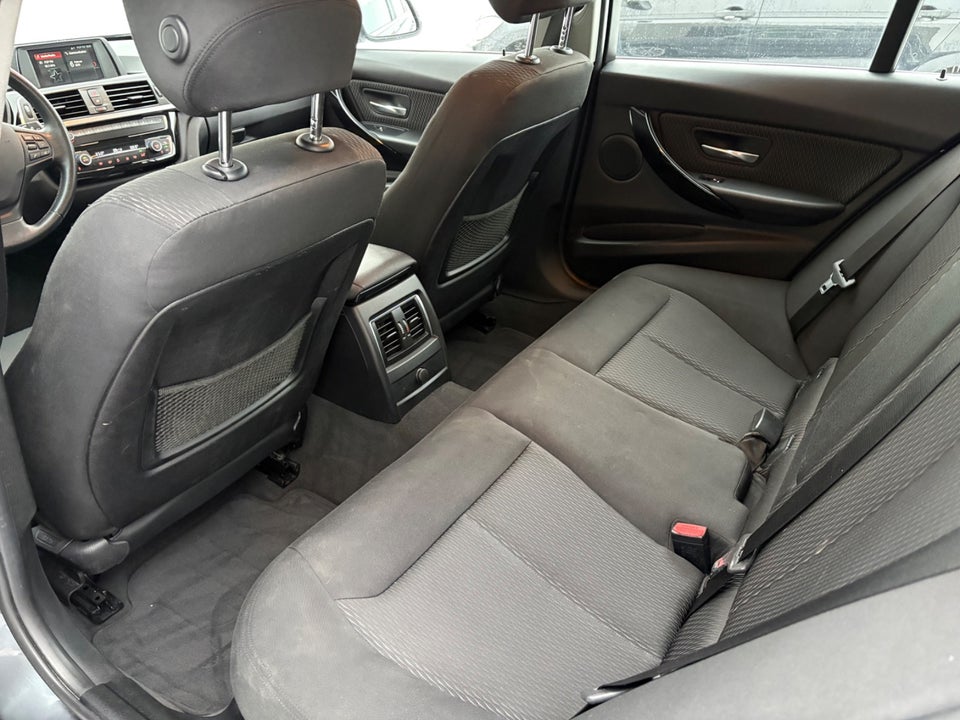 BMW 320d 2,0 Touring aut. 5d