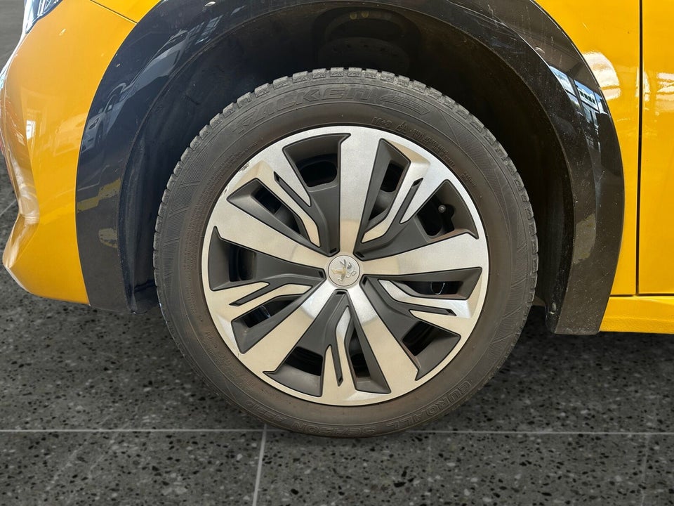 Peugeot e-208 50 Active 5d